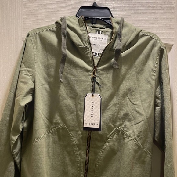 NWT DENIM & FLOWER 🌺 Military Green Long sleeve Jacket/Sweatshirt with Hoodie. - Picture 3 of 12